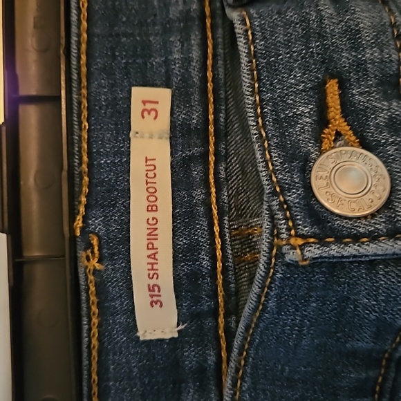 Jeans - Picture 3 of 4